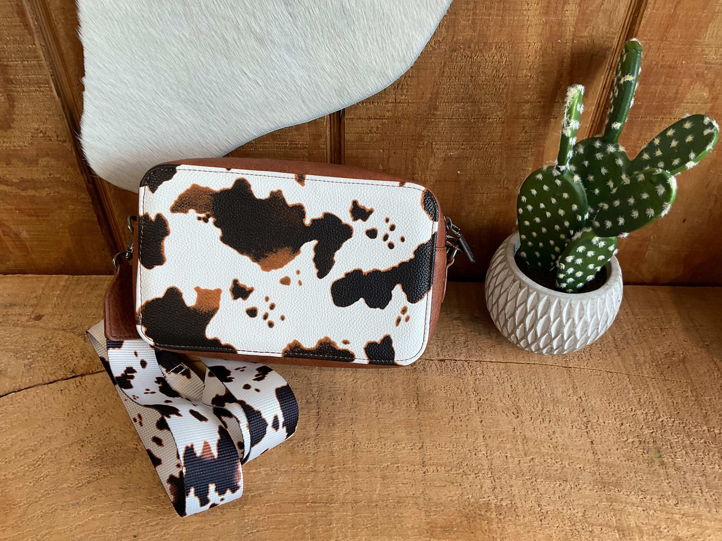Wrangler Cow Print Crossbody Bag with Wallet Compartment WG133-3003 Purse Montana West