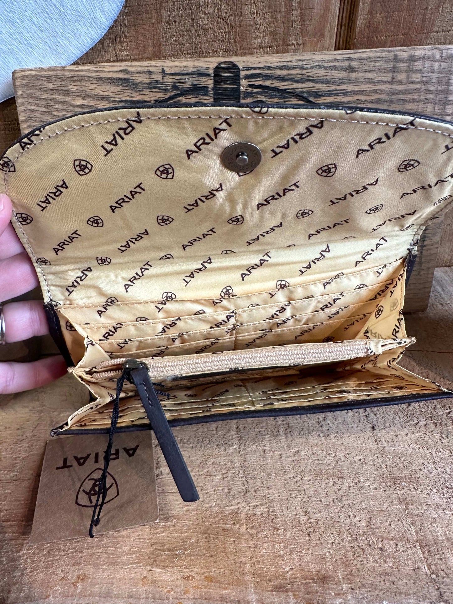 Ariat Ladies Cowhide Wallet A770013002 - COWHIDE COLOR VARIES wallet Women's Ariat