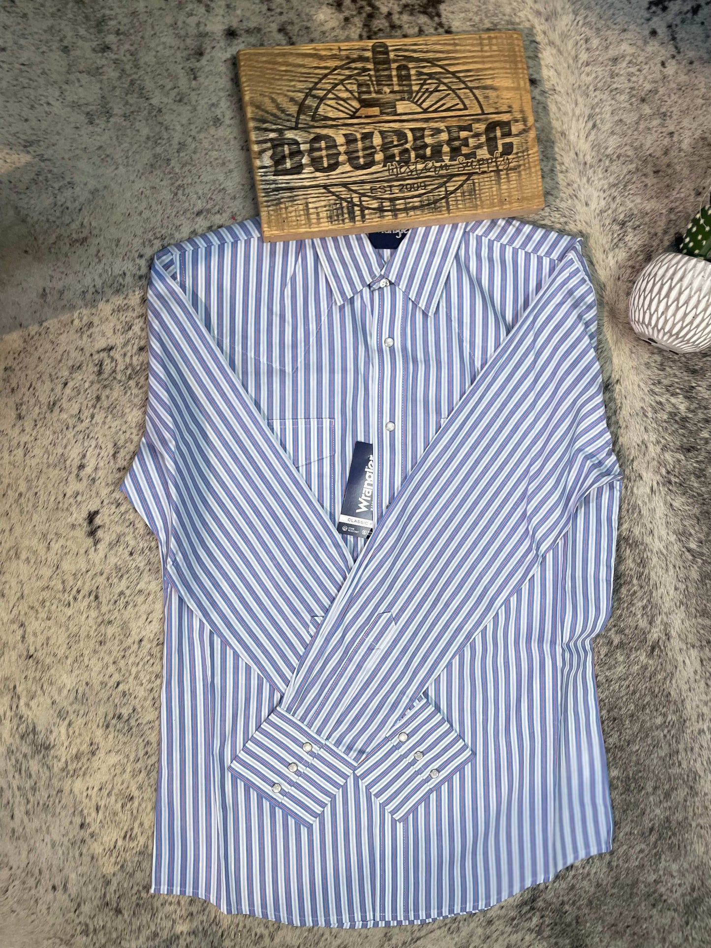 Wrangler® Wrinkle Resist Long Sleeve Shirt - Classic Fit - Blue/Red Shirt Wrangler