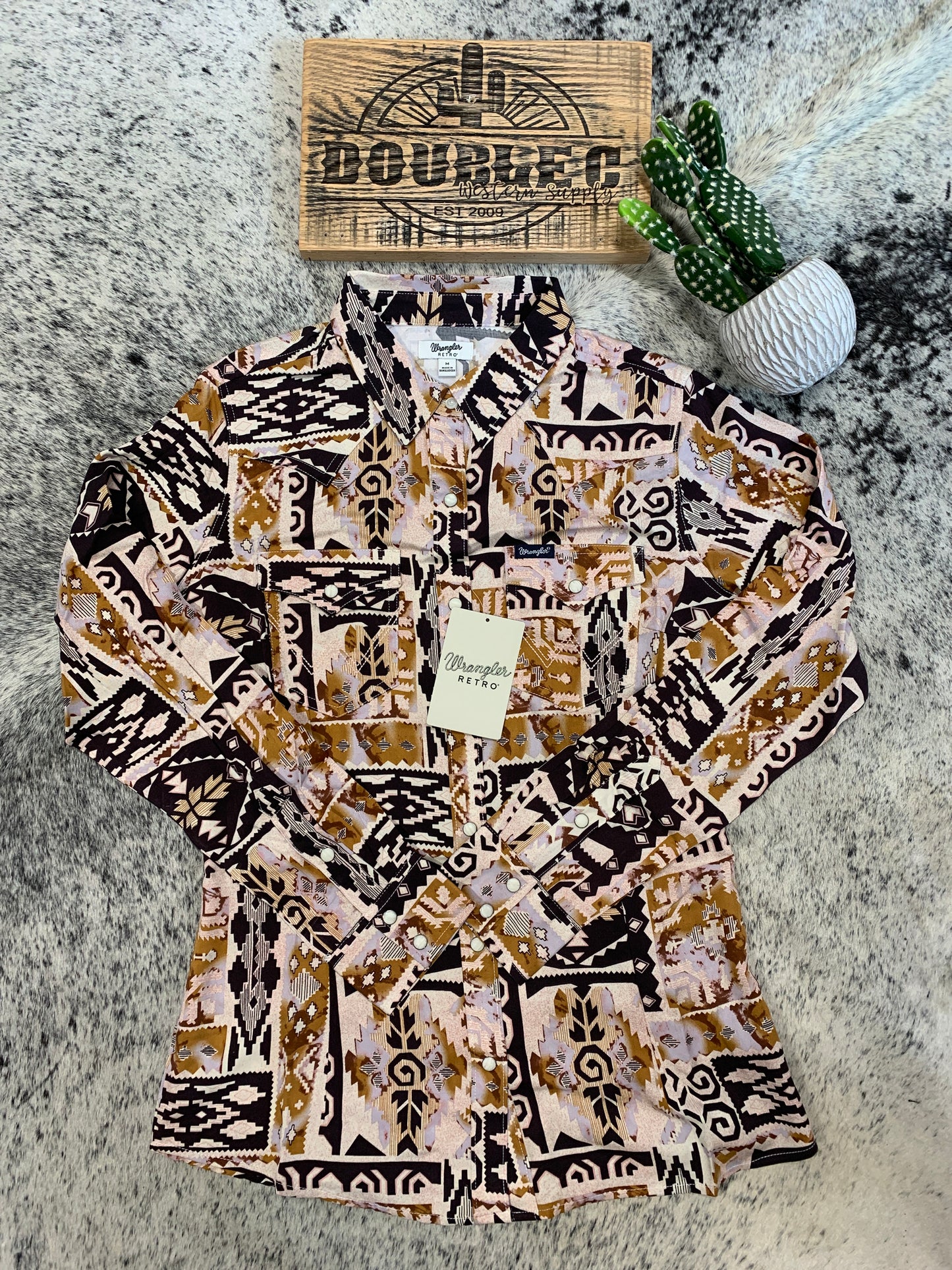 WOMEN'S GEO PRINT WESTERN SNAP SHIRT IN PATCHY Shirts & Tops Women's Wrangler
