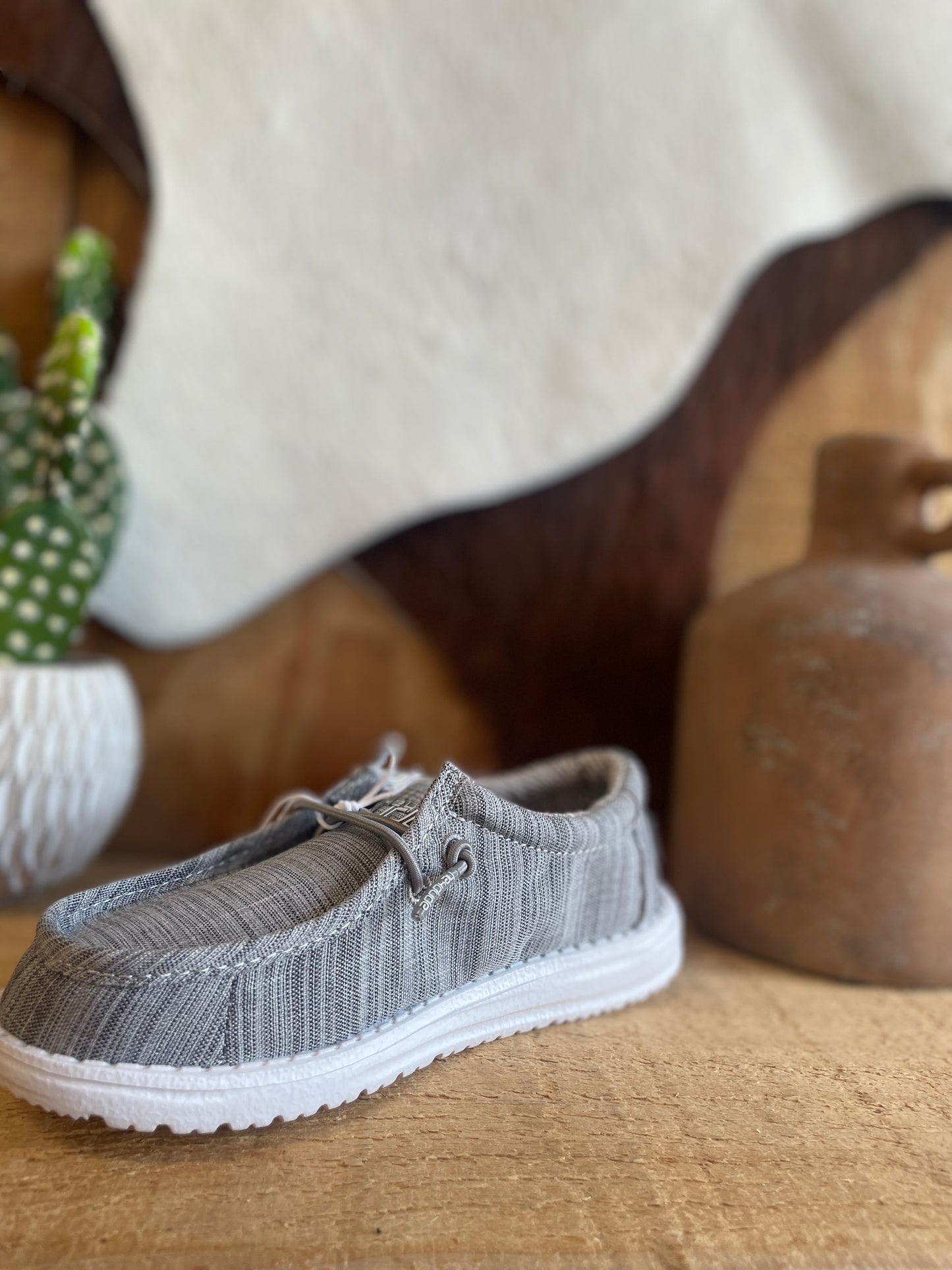 Hey Dudes Wally Youth Linen Stone Hey Dude