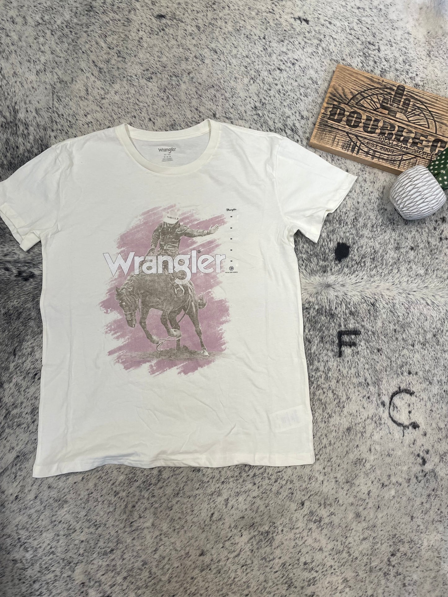 WOMEN'S WRANGLER WESTERN GRAPHIC BOYFRIEND TEE IN MARSHMALLOW Shirts & Tops Women's Wrangler