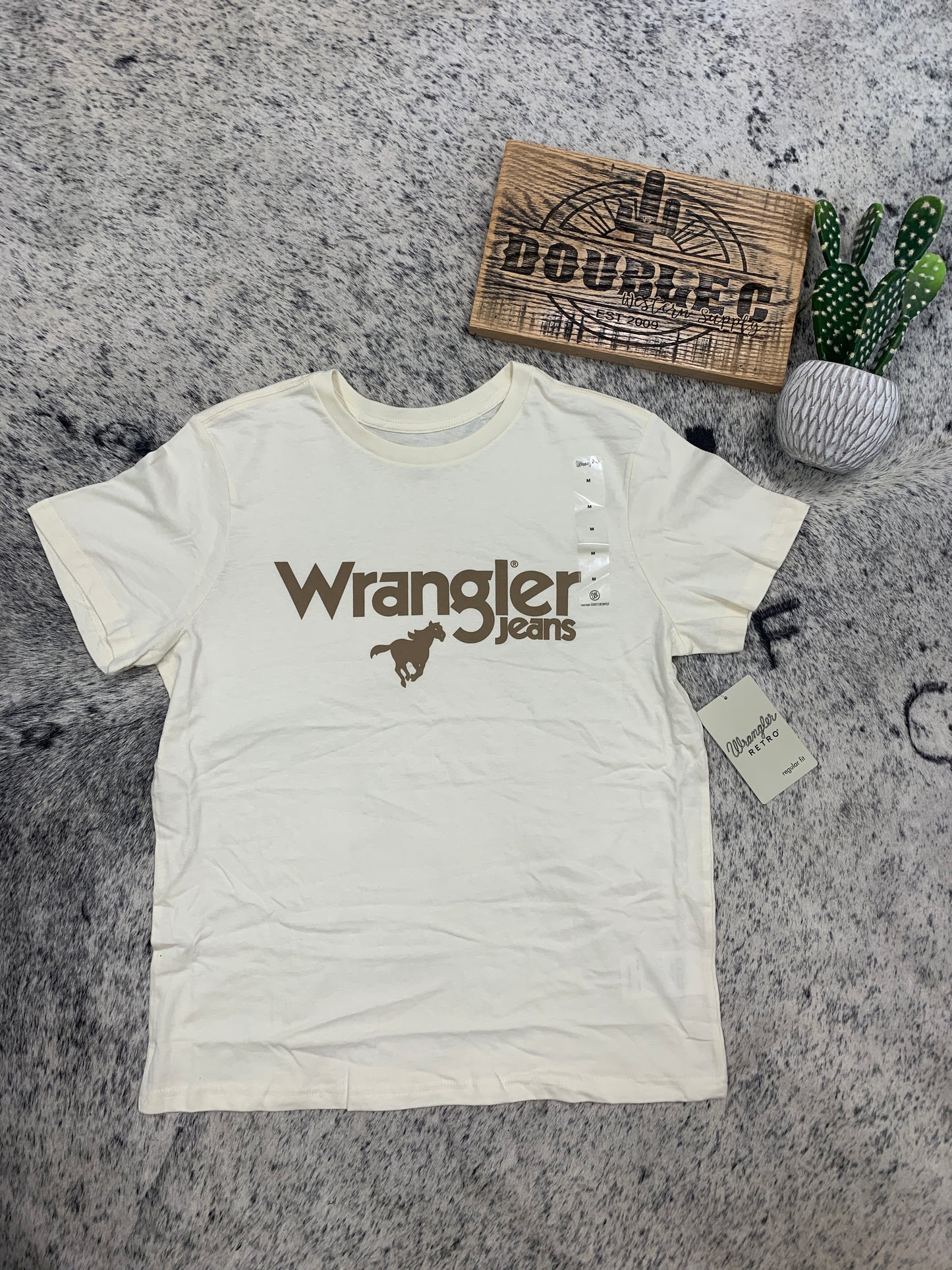 Wrangler Retro® Graphic Tee - Regular Fit - Antique White T Shirt Women's Wrangler