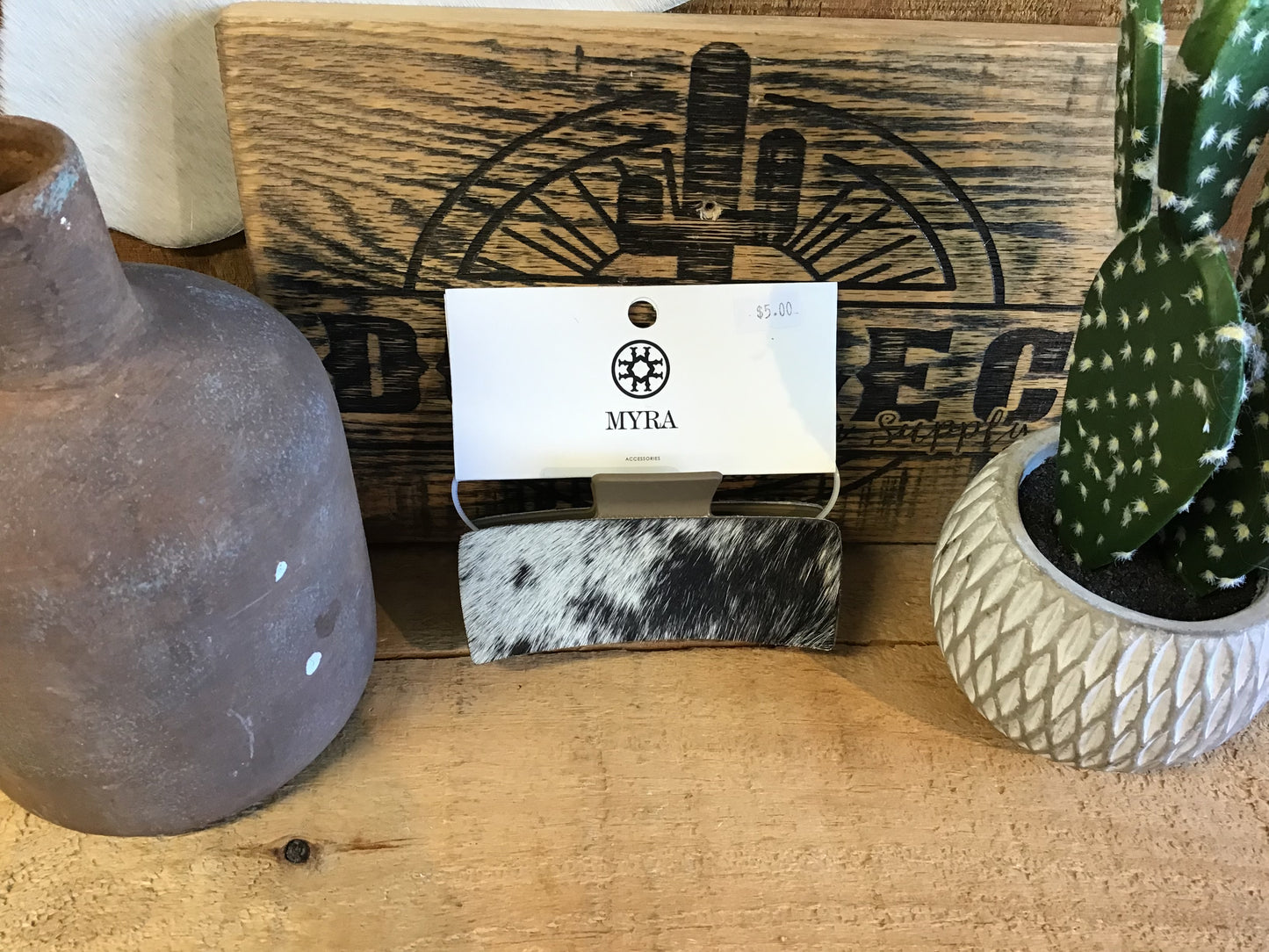 Myra Blossom Ridge Hair On Comb Clip Black& White Hair Clip Women's Myra