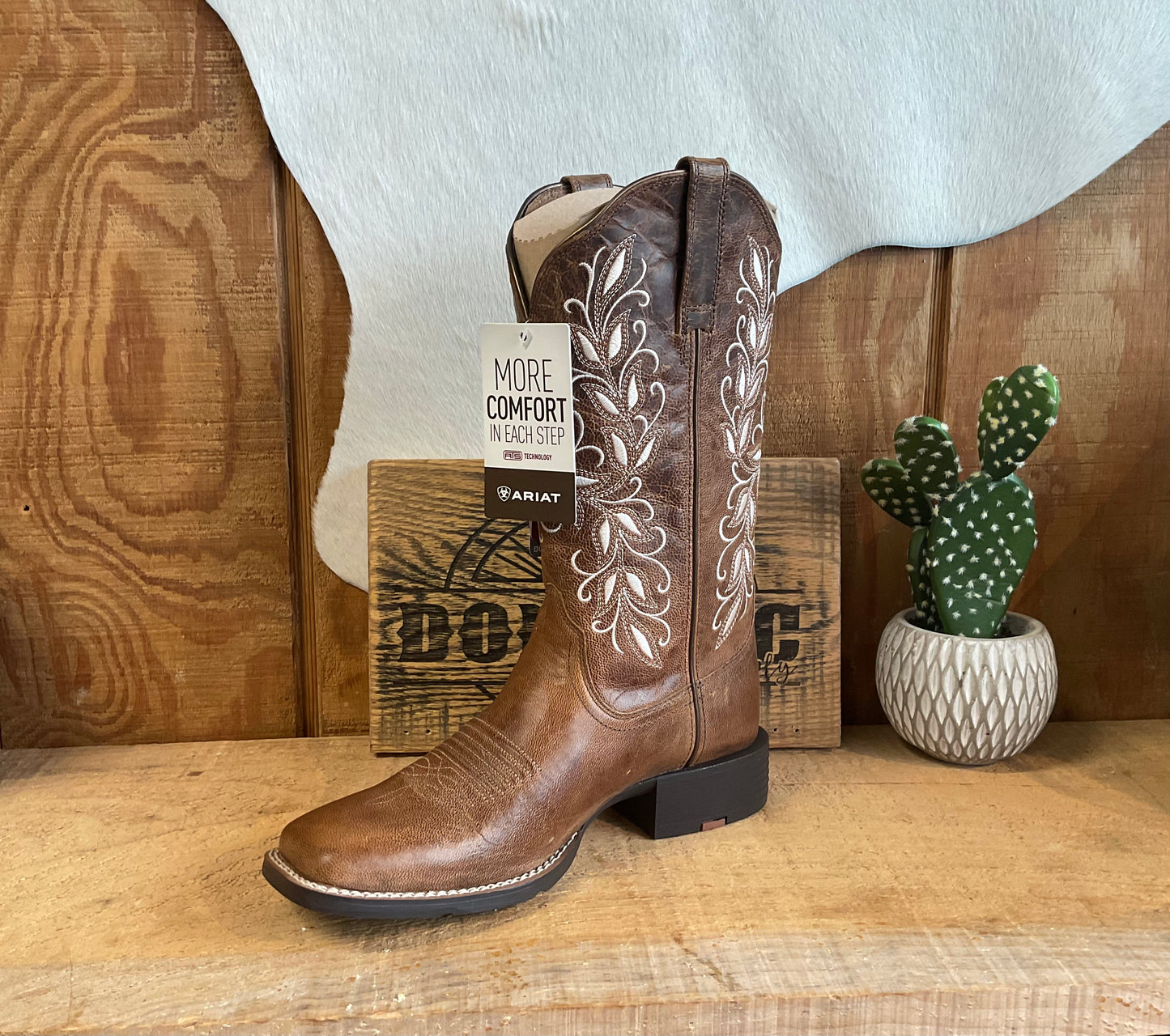 WMS Round Up Holly Wide Square Toe Western Boot PEARL 10074320 Boots Ariat