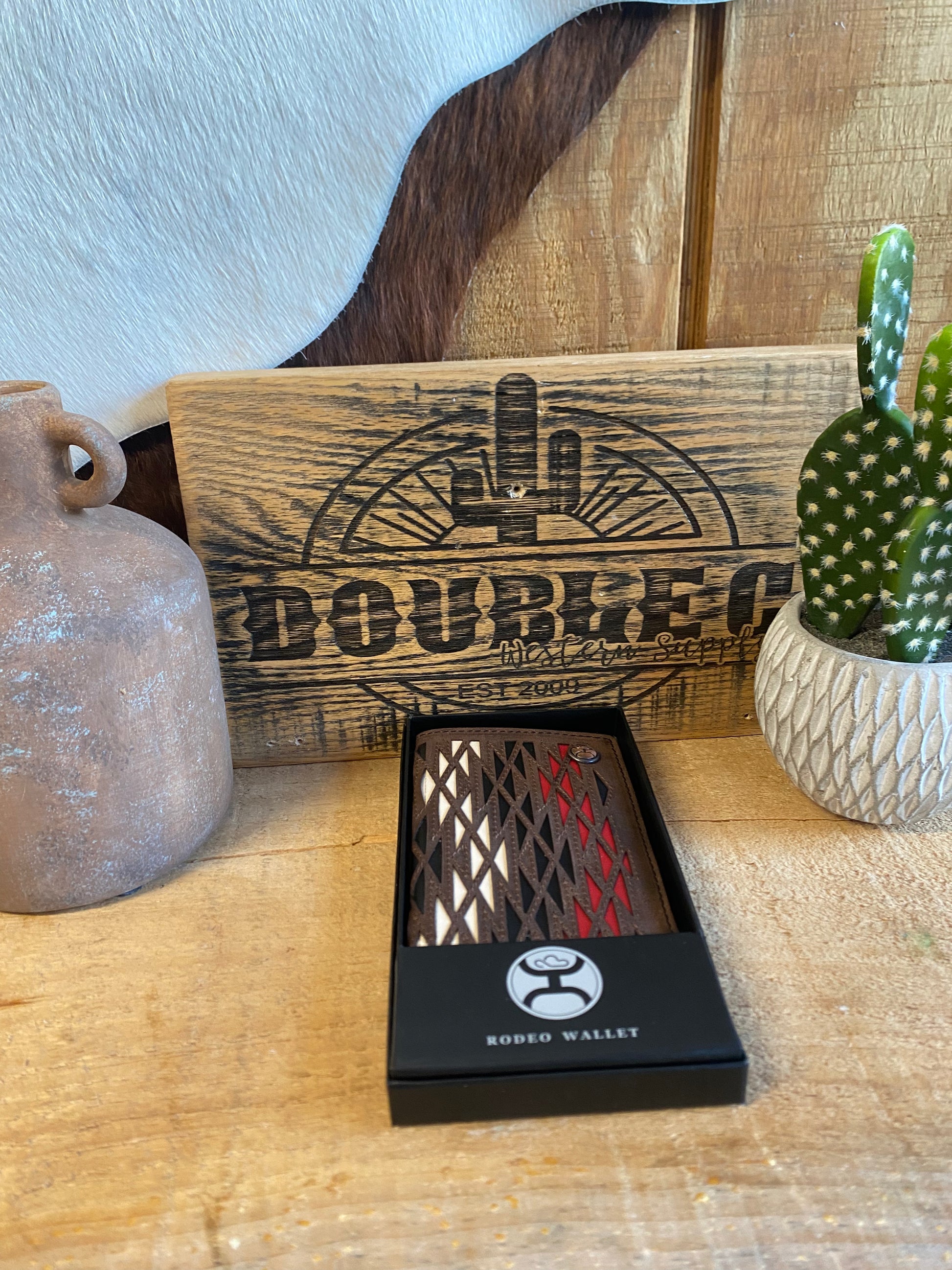 Hooey "CHAPAWEE" Laser Cut Ivory/Red W/Aztec Print Aztec Rodeo Wallet wallet Hooey