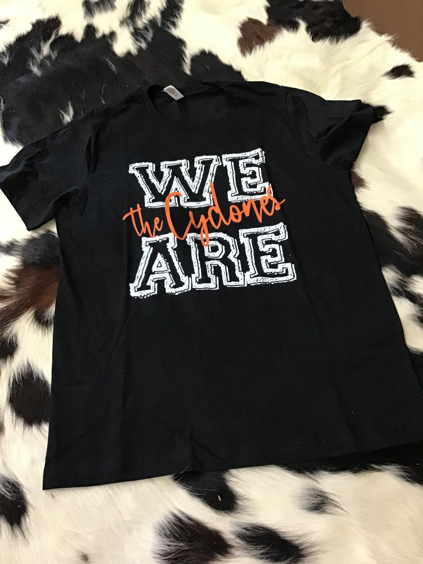 Elizabethton Cy1xwclones T-l,, T-Shirt Black We Are The Cyclones Tattered Bee Tattered Bee