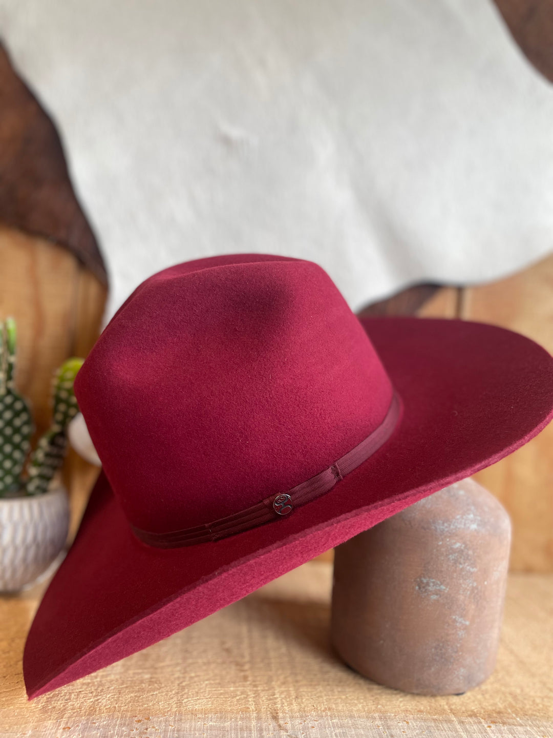 Boquillas red felt cowboy hat Women's Hooey