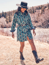 Load image into Gallery viewer, WOMEN&#39;S WRANGLER RETRO® CHECOTAH CORD WESTERN SHIRT DRESS IN BLUE TEAL

