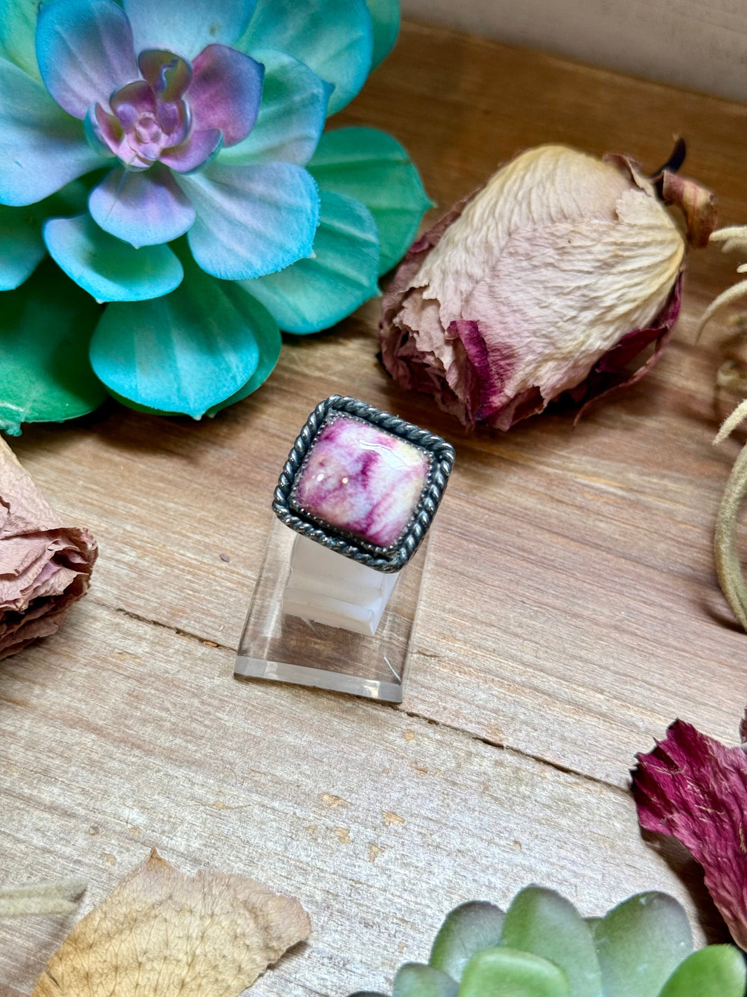 MJ Purple Spiny Oyster Sterling Silver Ring – Square Ring Shopify Collective The Bijoux FAB Jewelry The Bijoux FAB Jewelry