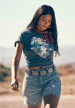 Load image into Gallery viewer, WOMEN&#39;S WRANGLER RETRO® WESTERN COWBOY SHORTS IN LYDIA
