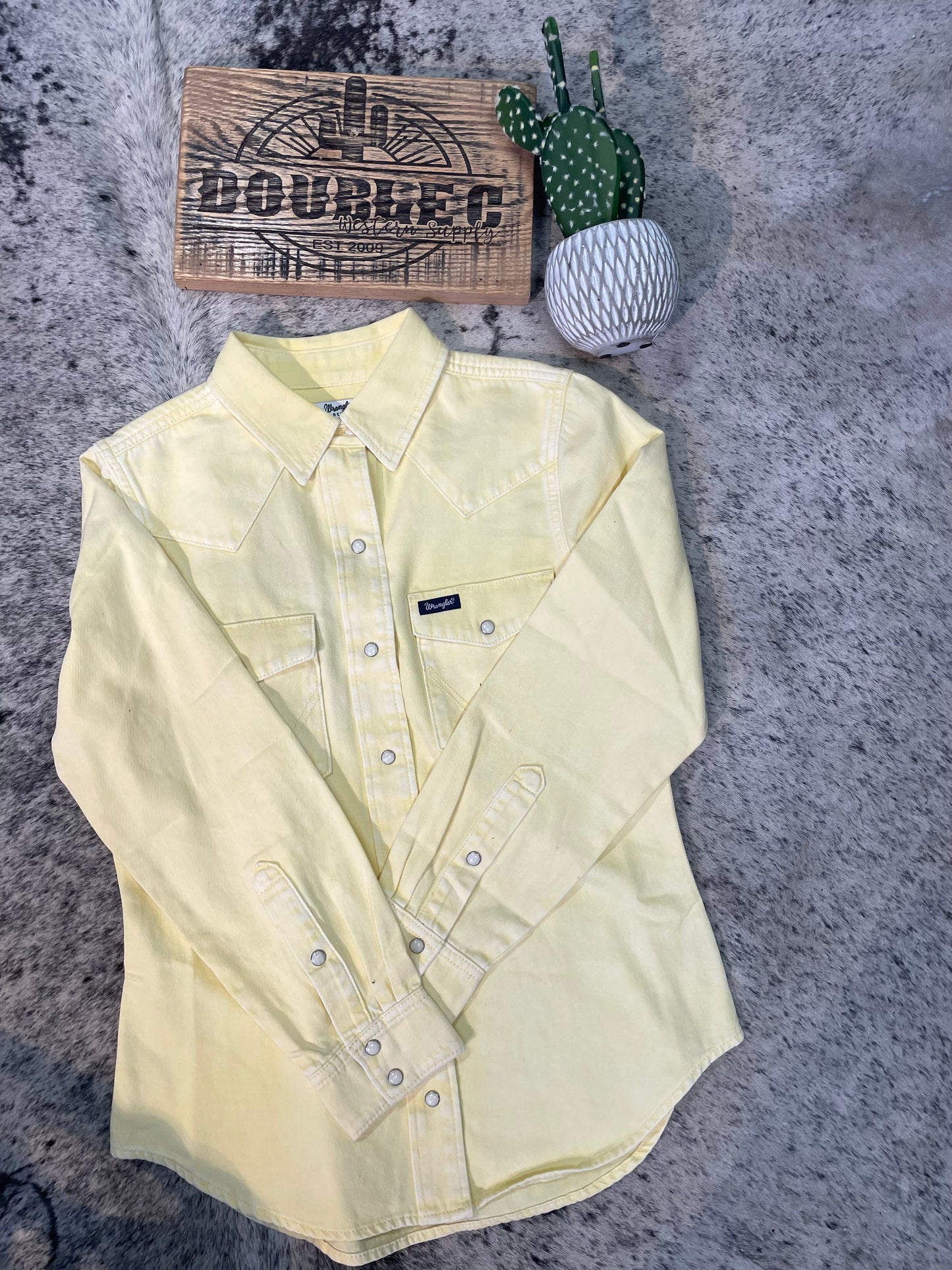 Women's Wrangler Retro® Punchy Snap Top - Yellow Shirt Wrangler