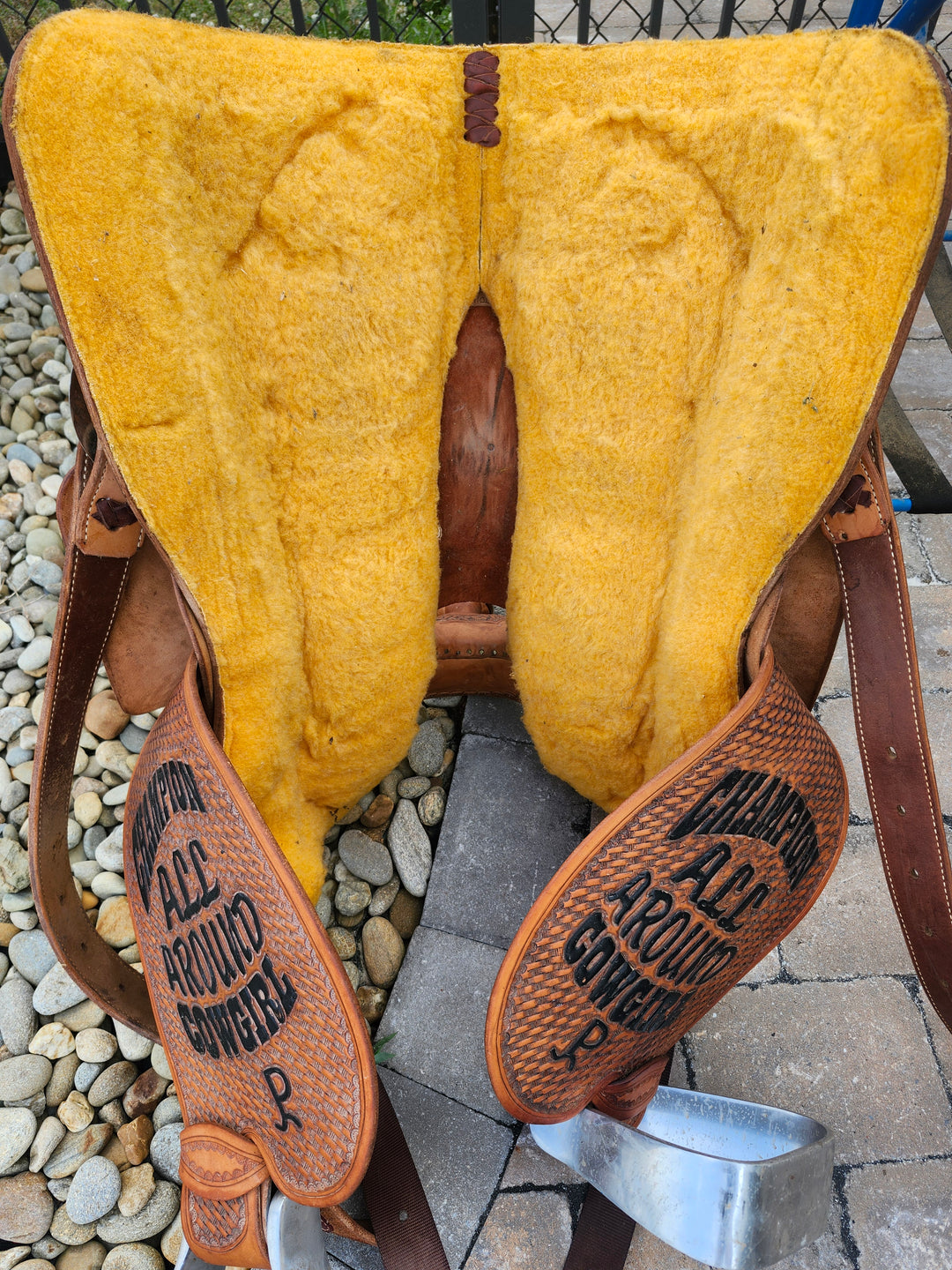 15" 2014 Running P Roping Trophy Saddle – Ostrich Seat Saddle Running P