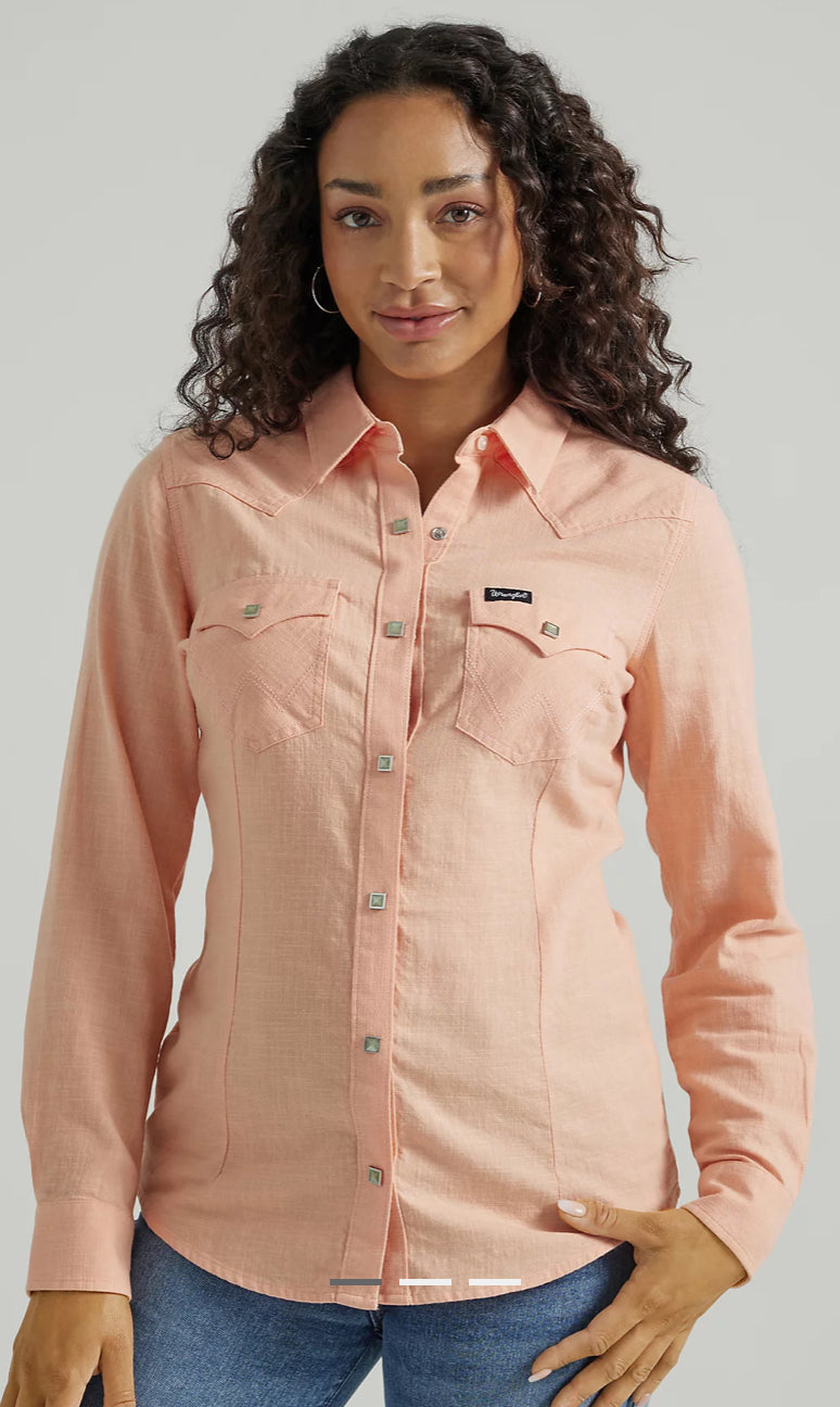 WOMEN'S WRANGLER RETRO® LONG SLEEVE SOLID WESTERN SNAP SHIRT IN PEACH 40% off Wrangler Wrangler
