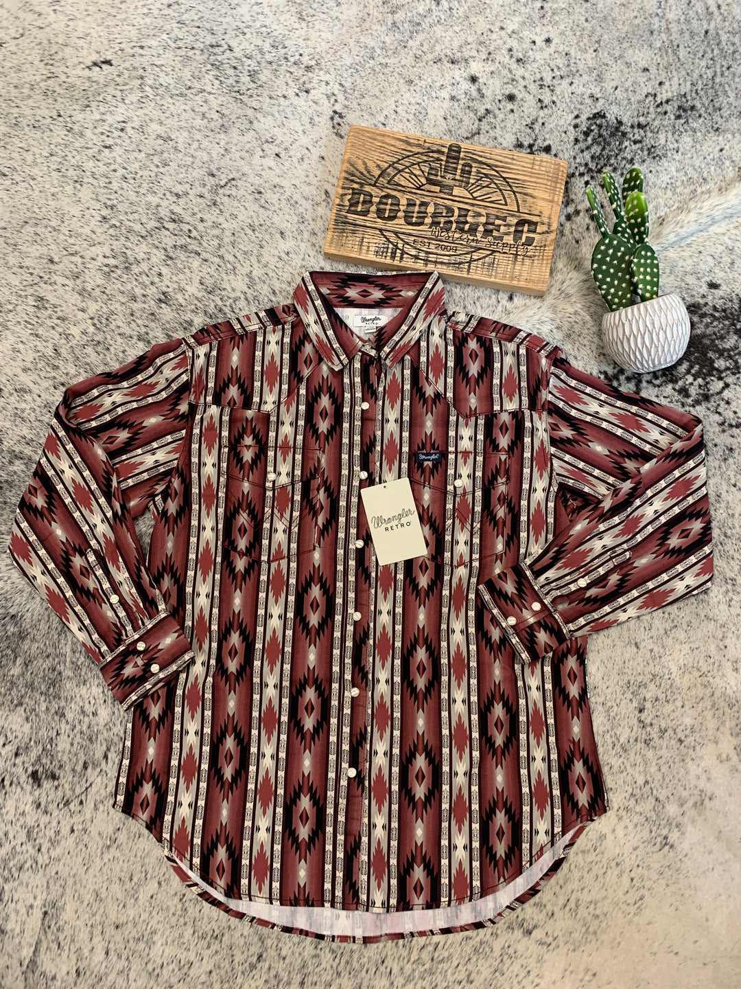 WOMEN'S CHECOTAH BOYFRIEND WESTERN SNAP SHIRT IN BURGUNDY Women’s Clothing Women's WRANGLER