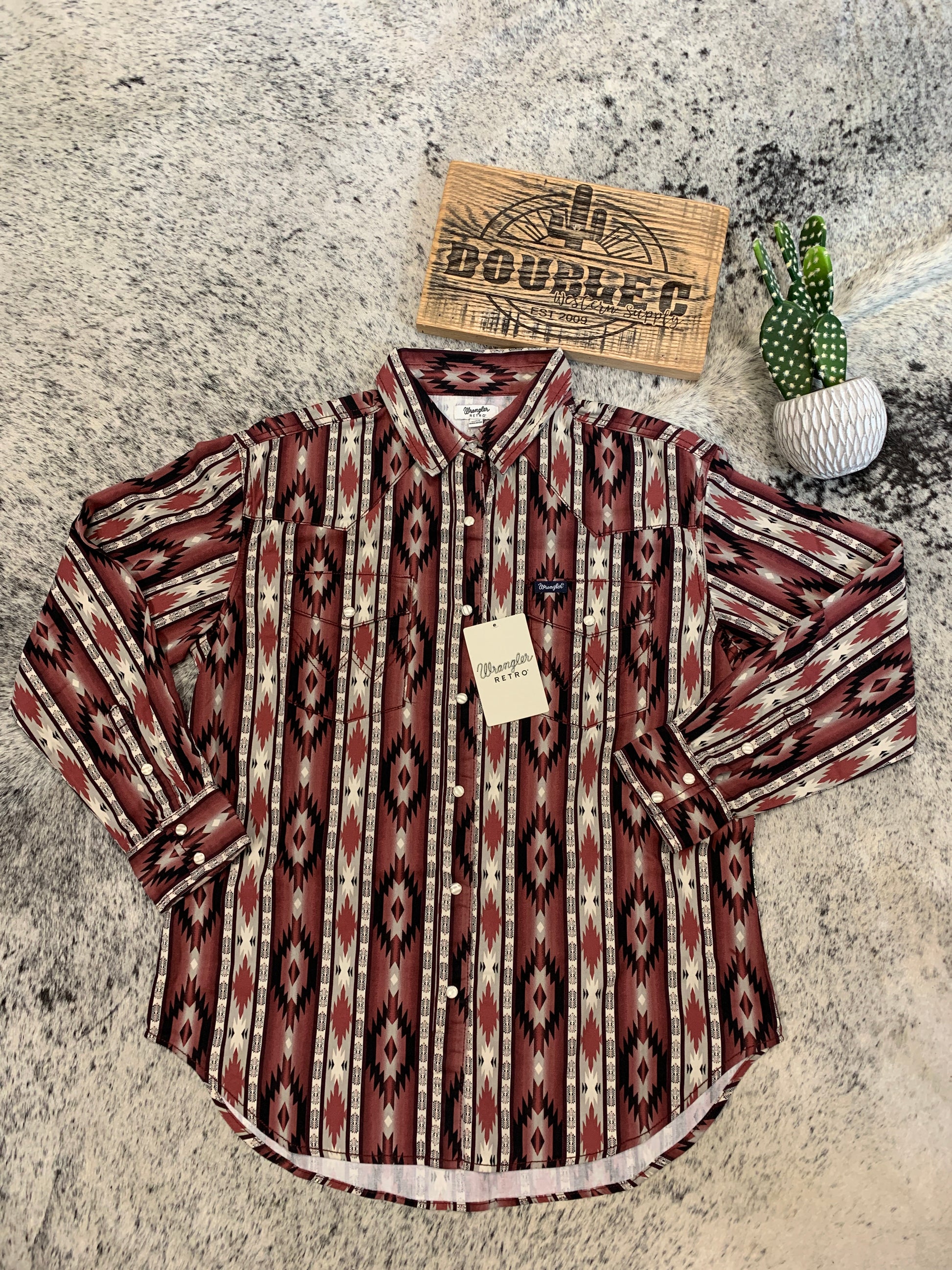 WOMEN'S CHECOTAH BOYFRIEND WESTERN SNAP SHIRT IN BURGUNDY Women’s Clothing WRANGLER