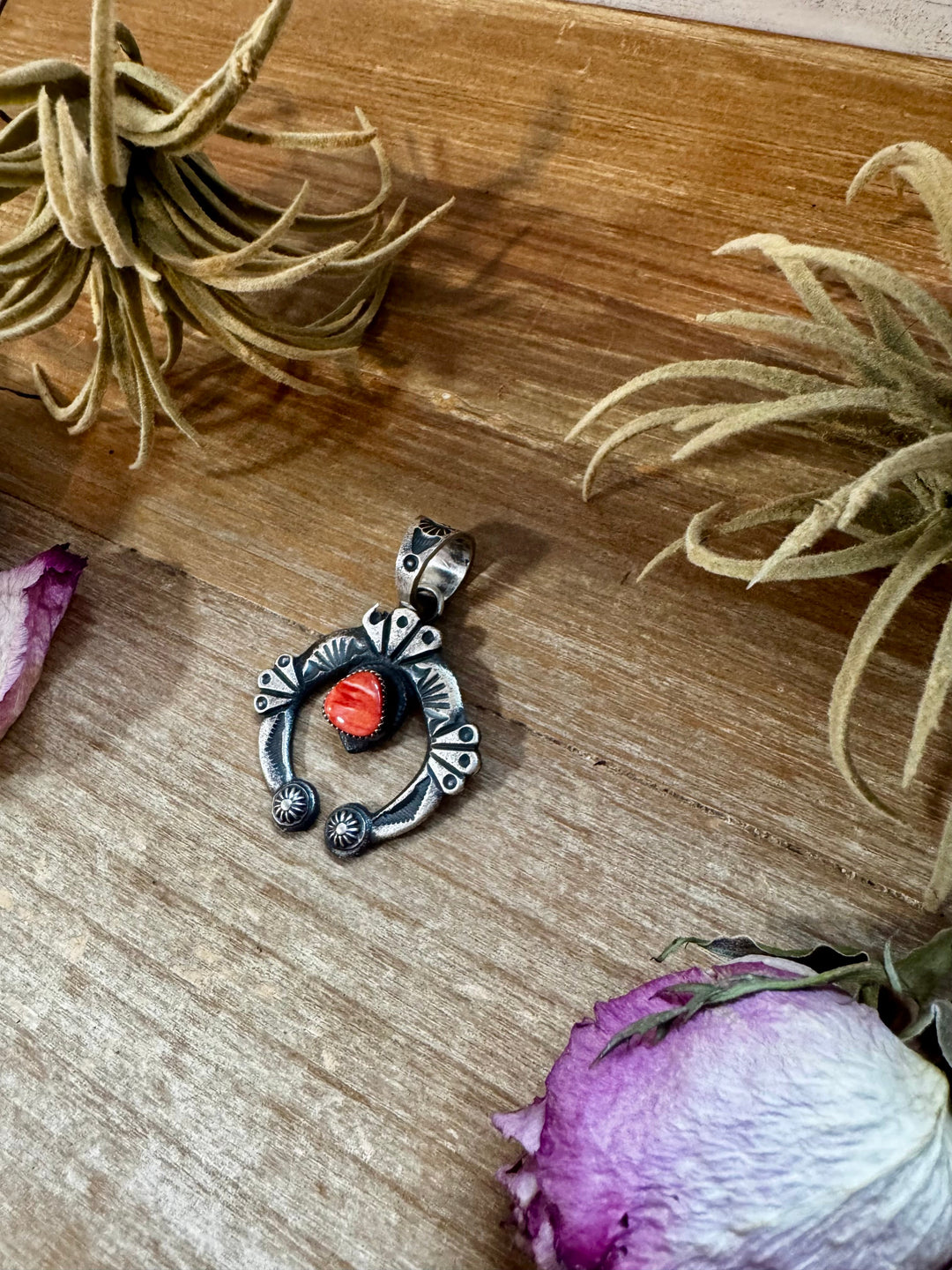 Naja Pendant with Red Spiny Oyster – Sterling Silver – Native Made by KB Pendant Shopify Collective The Bijoux FAB Jewelry The Bijoux FAB Jewelry