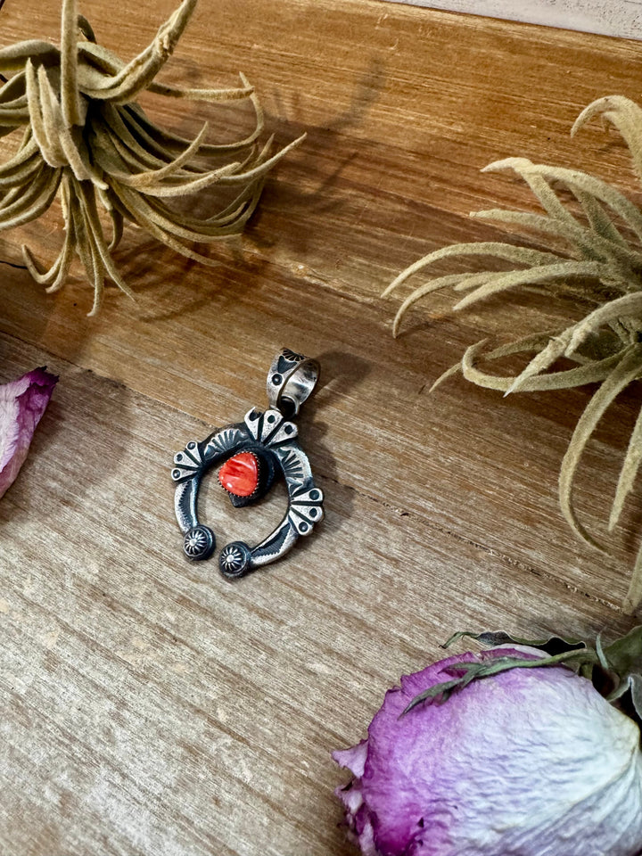 Naja Pendant with Red Spiny Oyster – Sterling Silver – Native Made by KB Pendant Shopify Collective The Bijoux FAB Jewelry The Bijoux FAB Jewelry