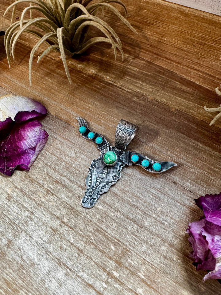 Longhorn Pendant with Gold Accent – Sterling Silver – Native Made by Leroy James Pendant Shopify Collective The Bijoux FAB Jewelry The Bijoux FAB Jewelry