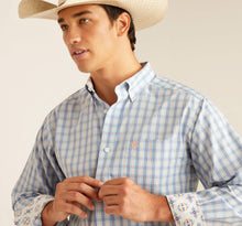 Load image into Gallery viewer, Ariat Wrinkle Free Rhett Fitted Shirt
