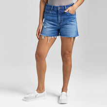 Load image into Gallery viewer, Wrangler Retro® Bailey Short - High Rise - Samantha
