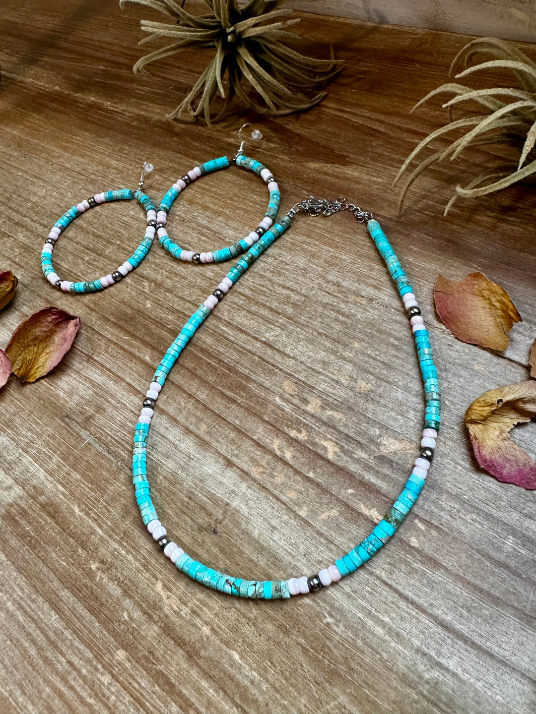 Turquoise Variscite & Pink Conch Hoop Earrings – Exclusive Bijoux FAB Design Earrings Shopify Collective The Bijoux FAB Jewelry The Bijoux FAB Jewelry