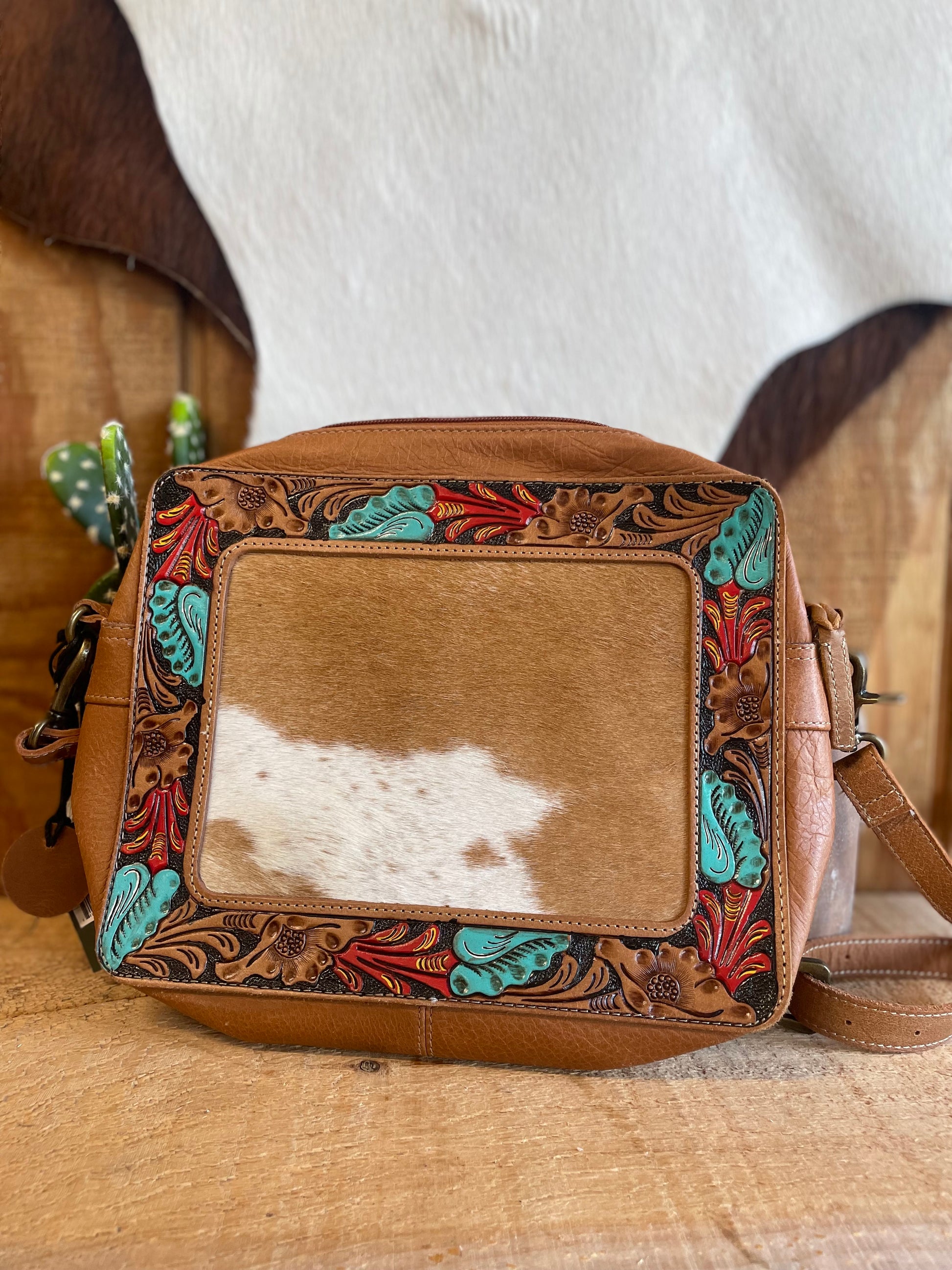 RED RIVER TRAIL HAND-TOOLED BAG Purses Myra