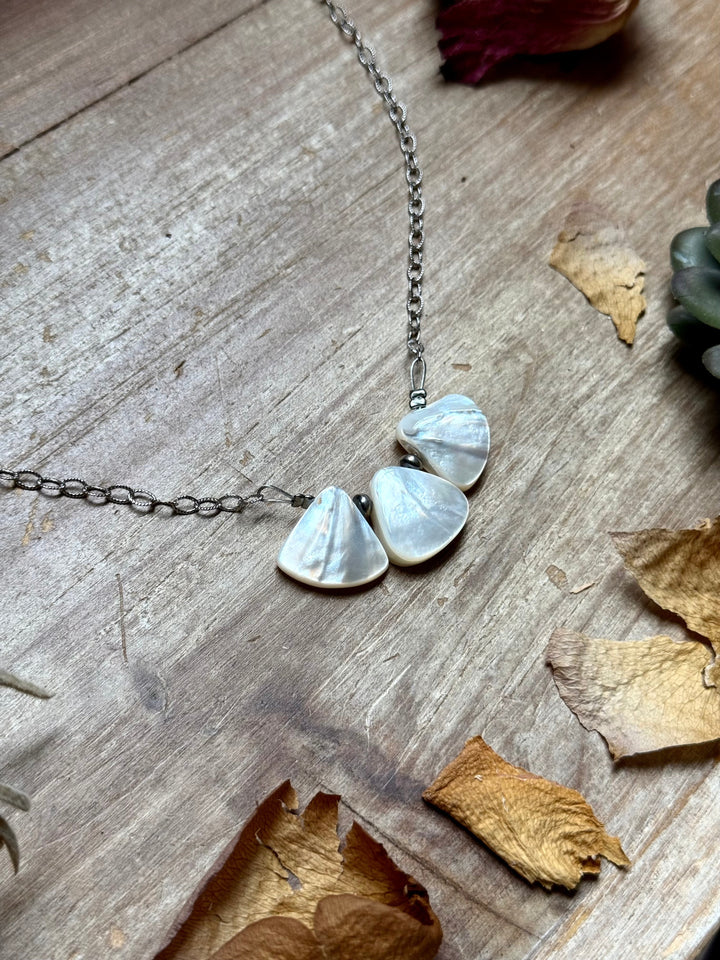 Shell Teardrop Chain Necklace – 16" Necklaces Shopify Collective The Bijoux FAB Jewelry The Bijoux FAB Jewelry