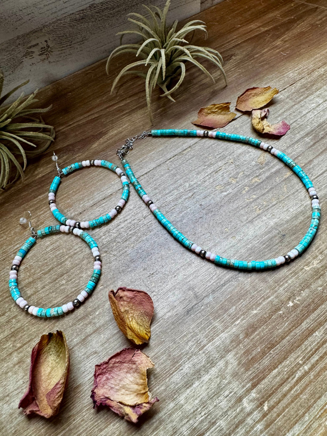 Turquoise Variscite & Pink Conch Hoop Earrings – Exclusive Bijoux FAB Design Earrings Shopify Collective The Bijoux FAB Jewelry The Bijoux FAB Jewelry