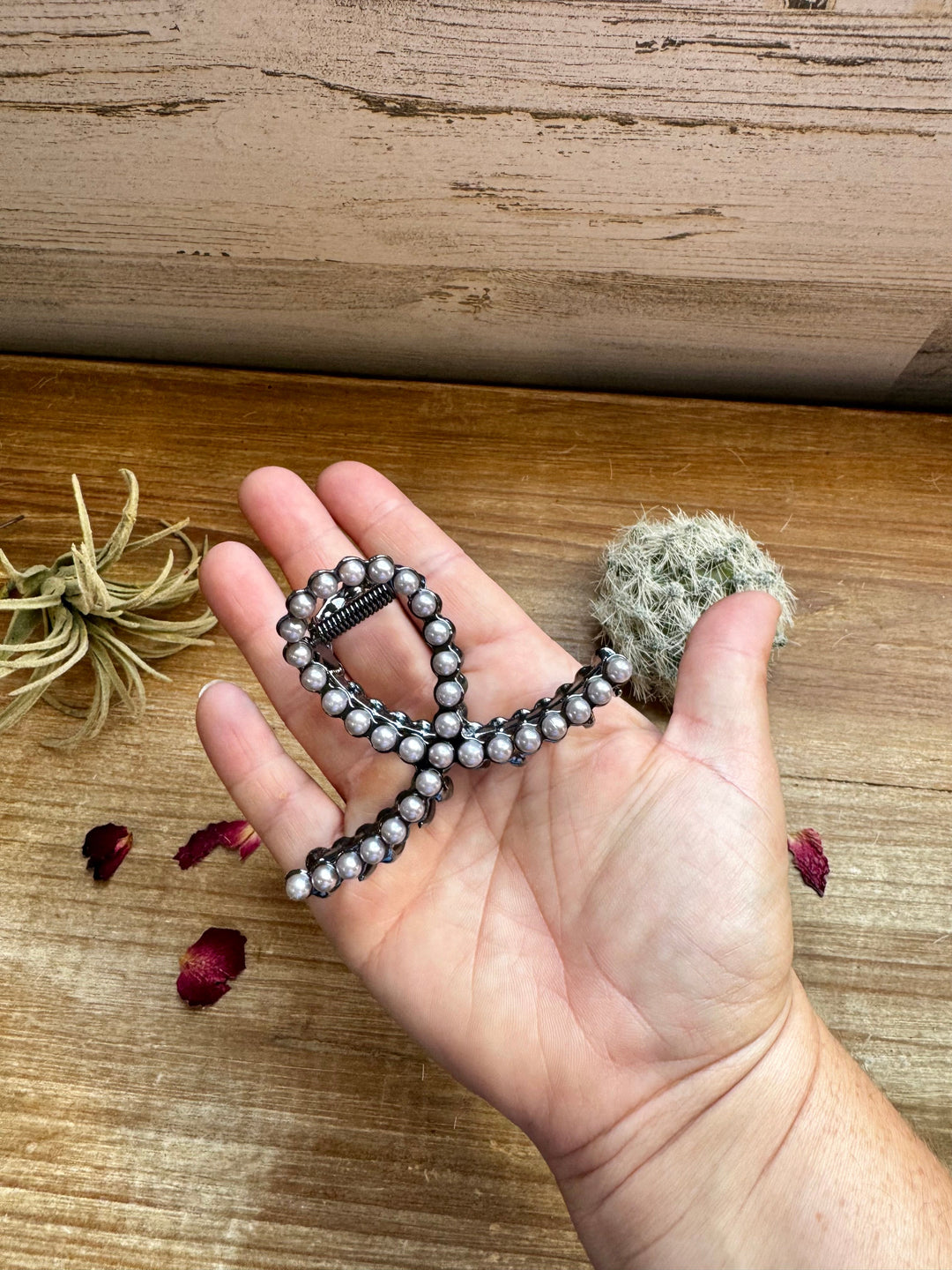 Smaller Pearls hair clips hair clip Shopify Collective The Bijoux FAB Jewelry The Bijoux FAB Jewelry