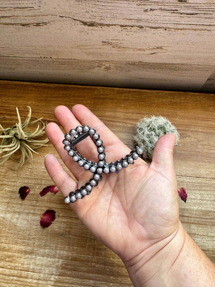 Smaller Pearls hair clips hair clip Shopify Collective The Bijoux FAB Jewelry The Bijoux FAB Jewelry
