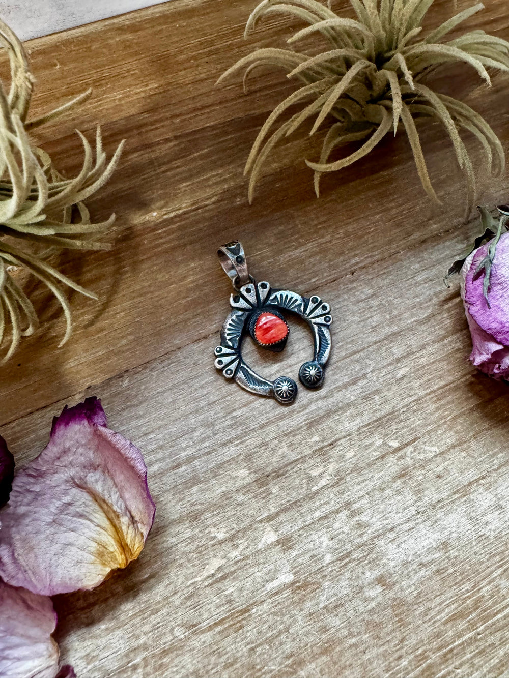Naja Pendant with Red Spiny Oyster – Sterling Silver – Native Made by KB Pendant Shopify Collective The Bijoux FAB Jewelry The Bijoux FAB Jewelry