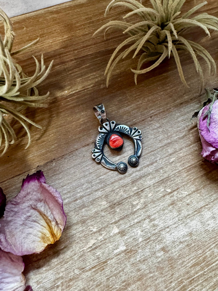 Naja Pendant with Red Spiny Oyster – Sterling Silver – Native Made by KB Pendant Shopify Collective The Bijoux FAB Jewelry The Bijoux FAB Jewelry