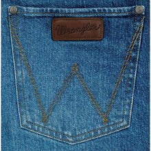 Load image into Gallery viewer, Wrangler Retro® Bailey Short - High Rise - Samantha
