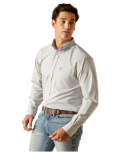 Load image into Gallery viewer, Ariat MNS Wrinkle Free Kaeden Fitted Shirt

