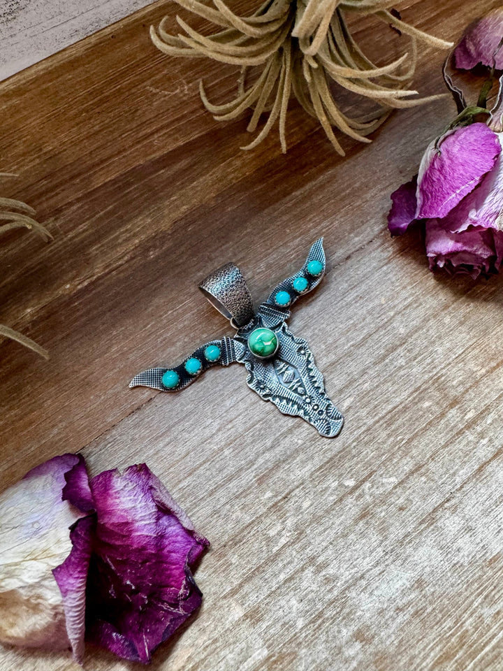 Longhorn Pendant with Gold Accent – Sterling Silver – Native Made by Leroy James Pendant Shopify Collective The Bijoux FAB Jewelry The Bijoux FAB Jewelry