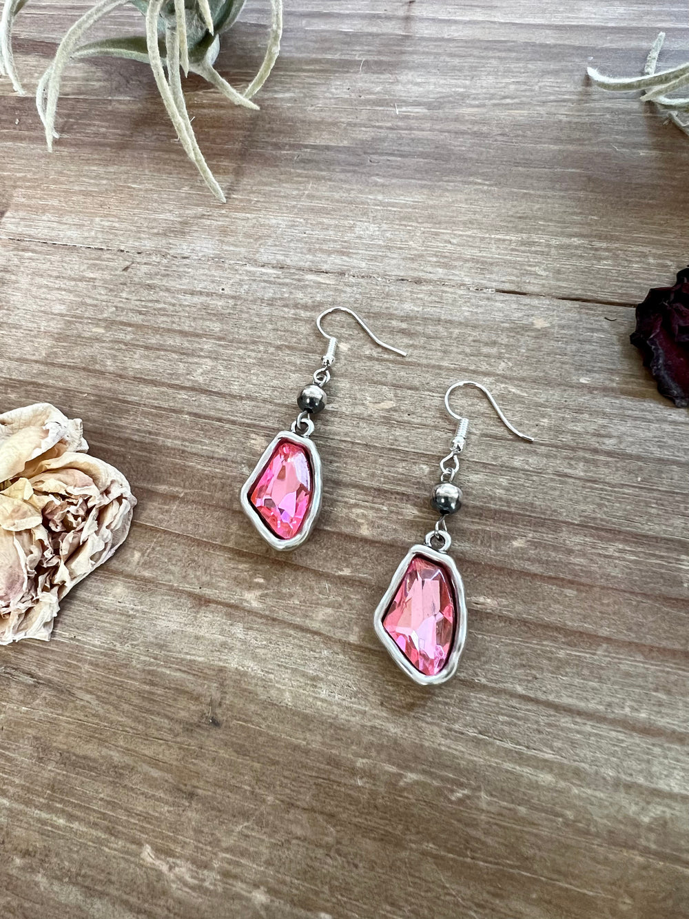 Pink dangle and Sterling Silver Pearls earrings Earrings Shopify Collective The Bijoux FAB Jewelry The Bijoux FAB Jewelry