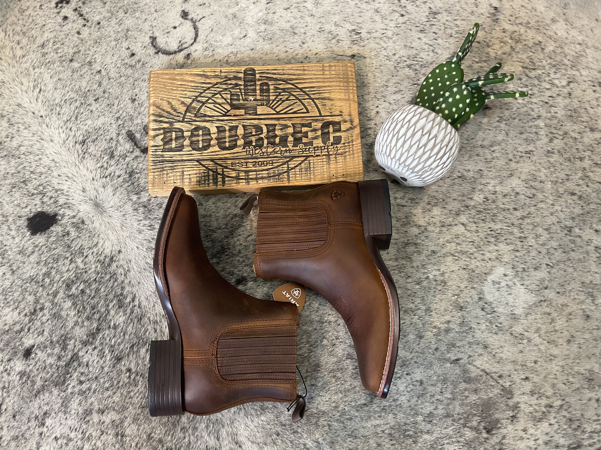 WMS Booker Chelsea Wide Square Toe Western Boot