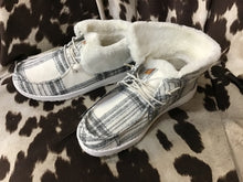 Load image into Gallery viewer, Wendy Fold Boot Plaid Cozy White/Gray
