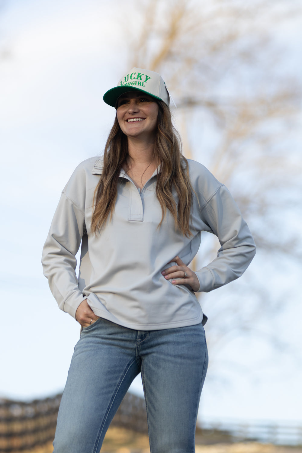 WMS Breeze Logo 1/2 Zip Sweatshirt QUIET GREY 10071258 Pullover ariat ariatwomens Women's Ariat