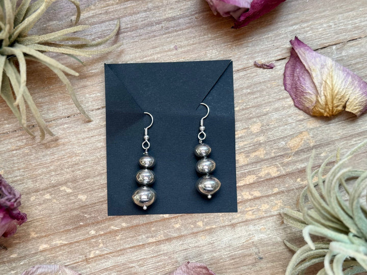 Sterling Silver Tapered Ponca Pearl Dangle Earrings – Artist Jason Ogg Earrings Shopify Collective The Bijoux FAB Jewelry The Bijoux FAB Jewelry
