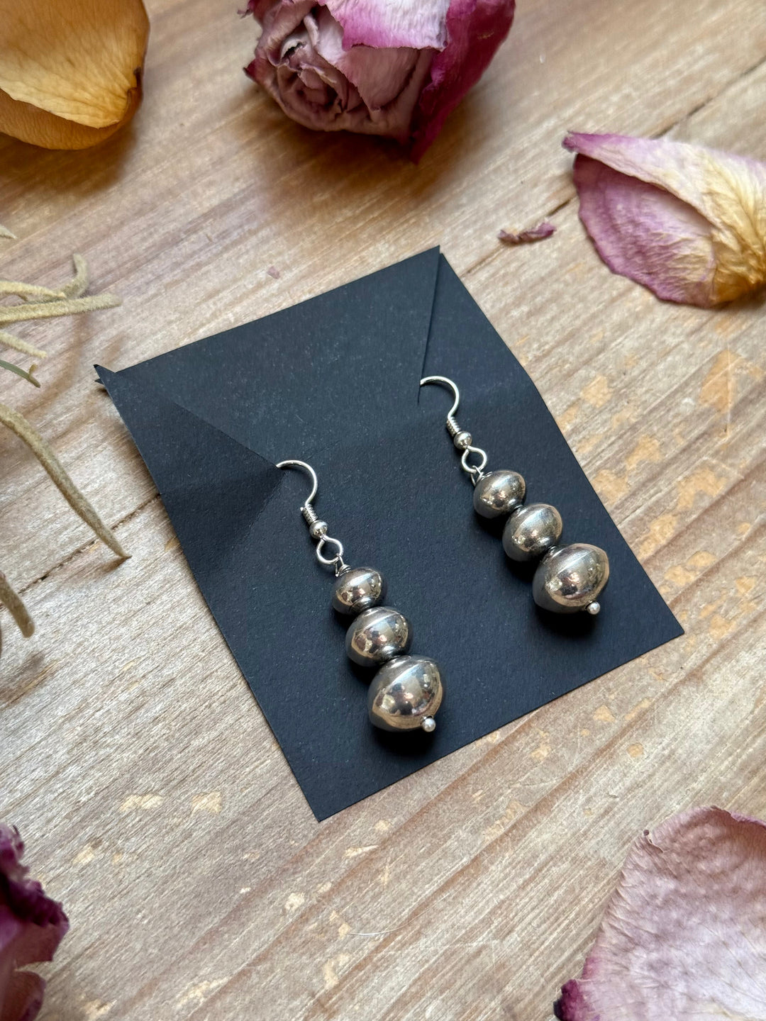 Sterling Silver Tapered Ponca Pearl Dangle Earrings – Artist Jason Ogg Earrings Shopify Collective The Bijoux FAB Jewelry The Bijoux FAB Jewelry