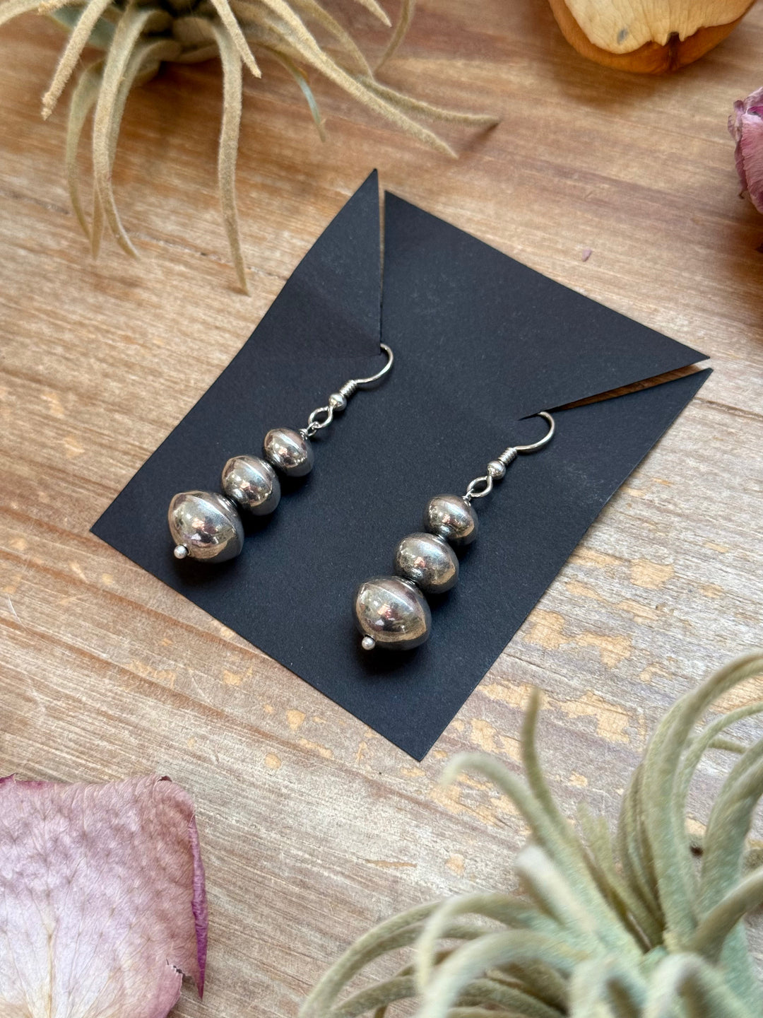 Sterling Silver Tapered Ponca Pearl Dangle Earrings – Artist Jason Ogg Earrings Shopify Collective The Bijoux FAB Jewelry The Bijoux FAB Jewelry