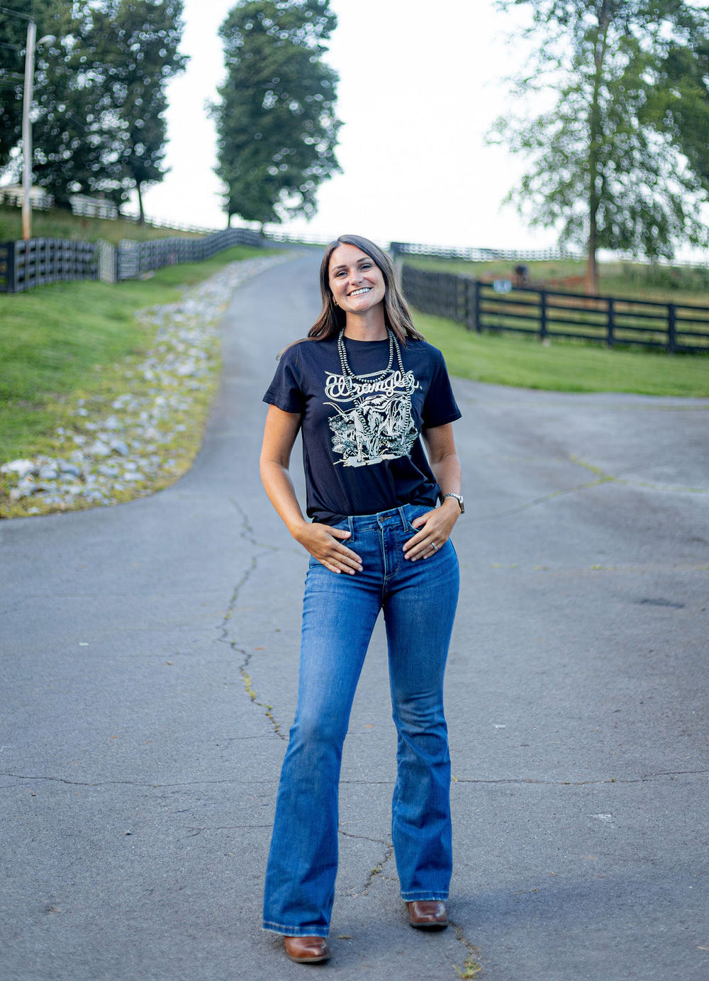 Wrangler Retro® Short Sleeve Graphic T-Shirt - Regular Fit - Black Beauty 112368879 T-Shirt Women's Wrangler Wrangler