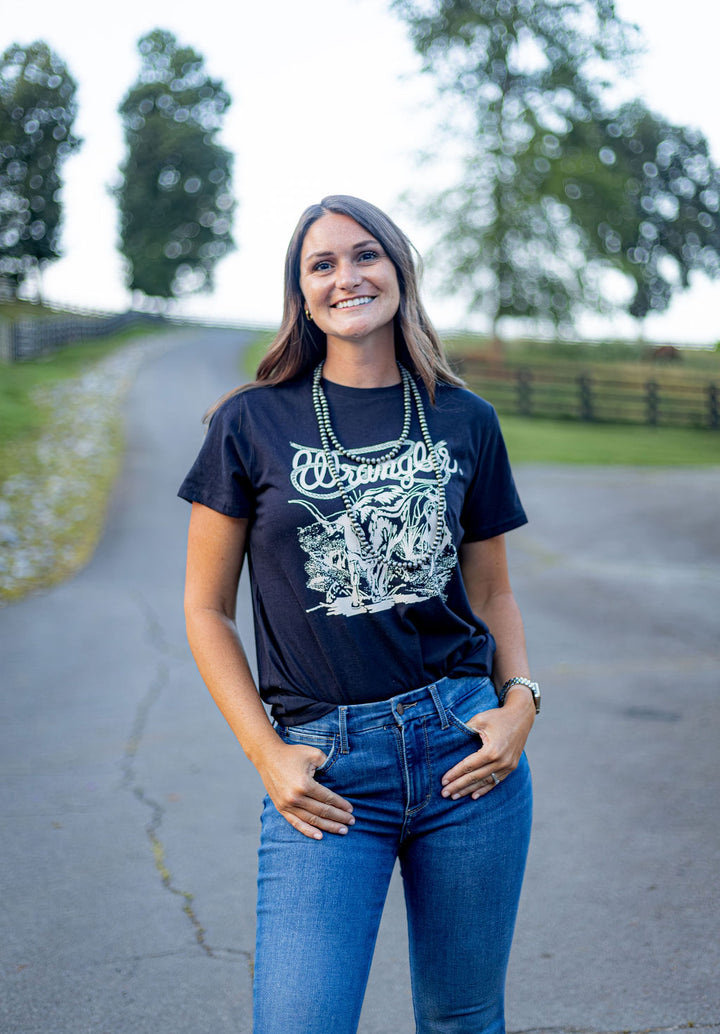Wrangler Retro® Short Sleeve Graphic T-Shirt - Regular Fit - Black Beauty 112368879 T-Shirt Women's Wrangler Wrangler