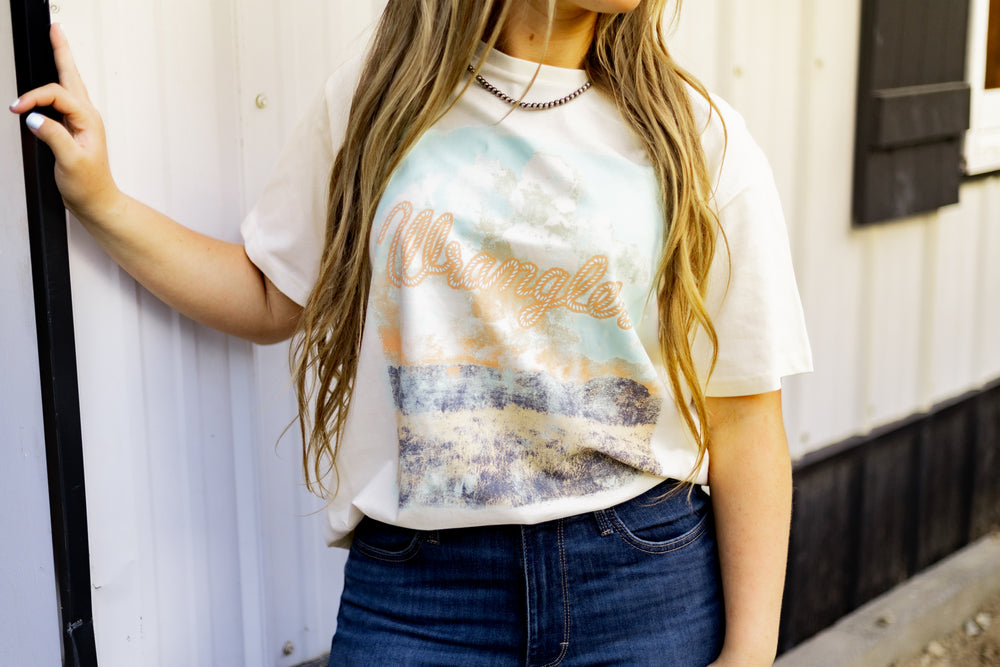 Wrangler Retro® Graphic Short Sleeve T-Shirt Girlfriend Fit Antique White | 112375896 T Shirt Graphic T Shirt Short Sleeve Women's Wrangler Wrangler