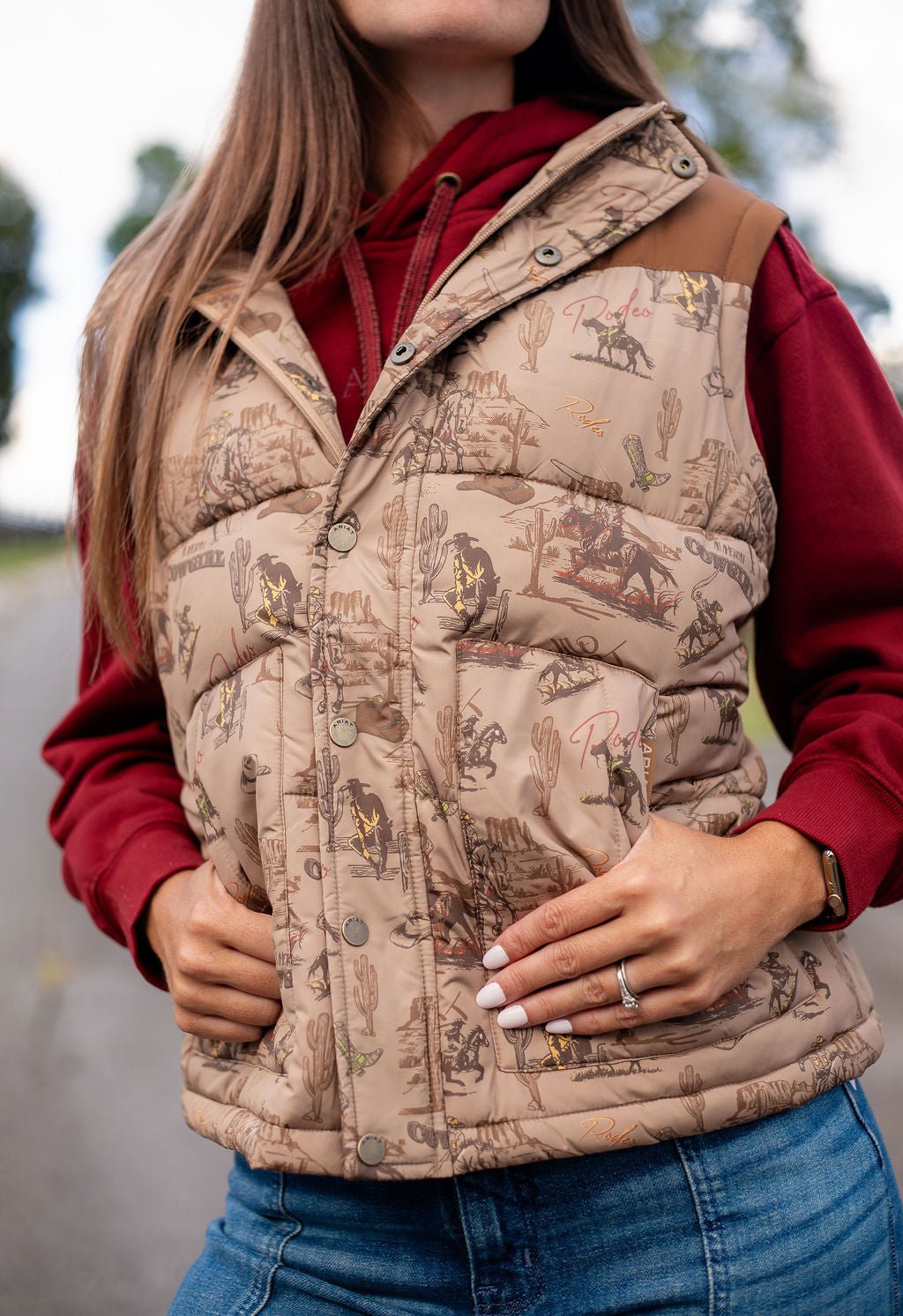 Ariat Frontier Puffer Vest 10079321 & 10079451 - Double C Western SupplyAriat