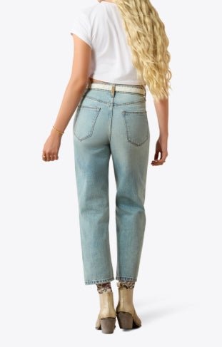 Ariat WMS Ultra High Rise Tomboy Relaxed Straight Leg Jeans SARATOGA 10072967 - Double C Western SupplyAriat