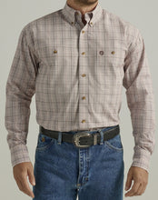Load image into Gallery viewer, WRANGLER GEORGE STRAIT CREAM PLAID
