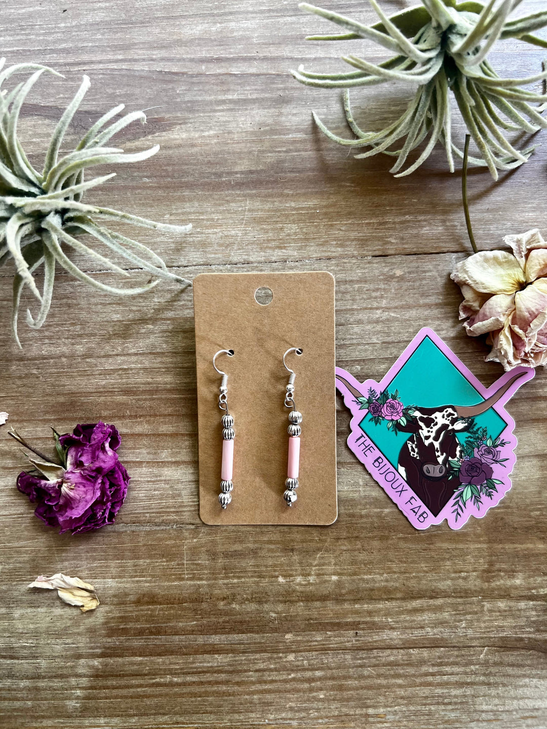 Pink shell dangle earrings - summer small earrings Earrings Shopify Collective The Bijoux FAB Jewelry The Bijoux FAB Jewelry